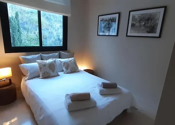 Chic Beachfront Apartament